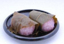 柔らかそうな質感の桜餅の写真素材。和菓子のデザインに。